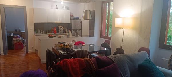 Maison traditionnelle sur 3 niveaux de 270m2