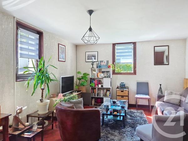 Maison à vendre  4 pièces - 79 m 2   ST PIERRE LES NEMOURS  - 77