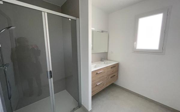 Maison à vendre    4 pièces •  La Crèche