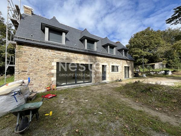 Longère de 172 m², 5 chambres sur environ 8600 m² de terrain en campagne d'Elven.