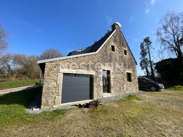 Longère de 172 m², 5 chambres sur environ 8600 m² de terrain en campagne d'Elven.