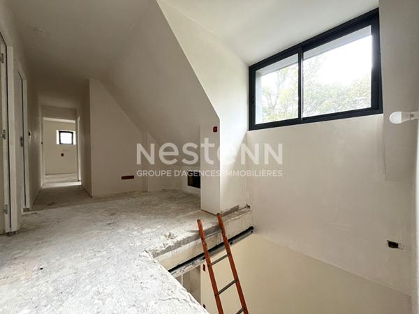 Longère de 172 m², 5 chambres sur environ 8600 m² de terrain en campagne d'Elven.