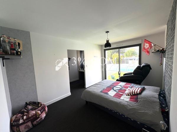 Maison
                                                                                                                                                                                                                                                                                                                        6 pièce(s)                                                                                                                                                                                                          4 chambre(s)                                                                                                                                                                                                          180  m²