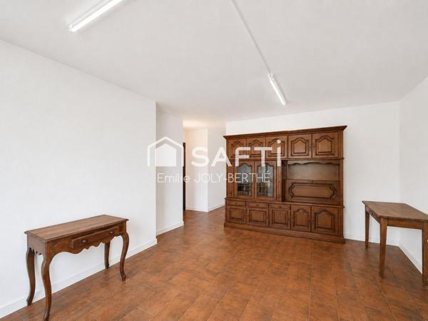 BAR RESTAURANT - SECTEUR JOUÉ EN CHARNIE / 72540