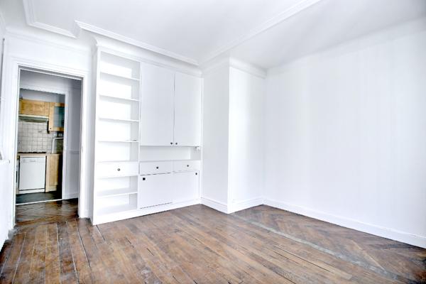 PARIS : appartement T2 non meublé (45 m²) à louer