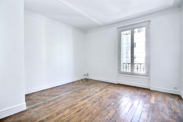 PARIS : appartement T2 non meublé (45 m²) à louer
