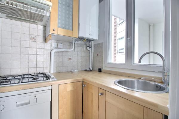 PARIS : appartement T2 non meublé (45 m²) à louer