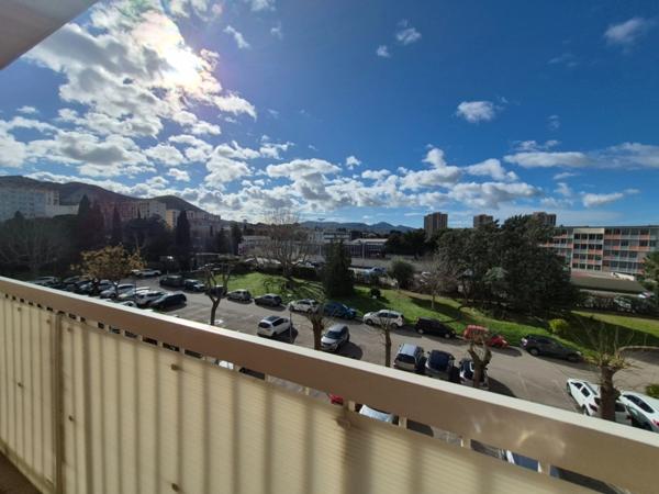 Appartement à vendre 3 pièces MARSEILLE 10EME ARRONDISSEMENT (13). 196 000 €