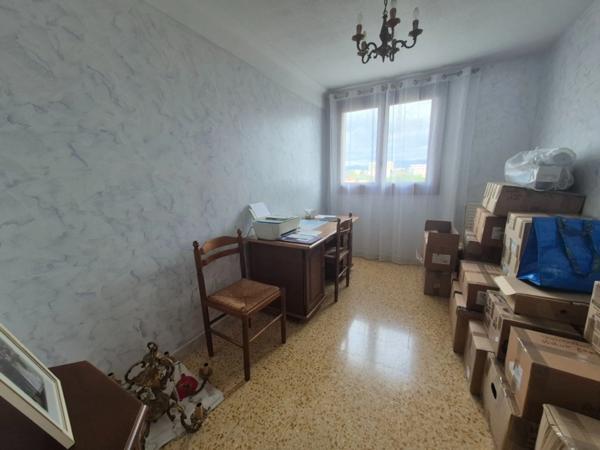 Appartement à vendre 3 pièces MARSEILLE 10EME ARRONDISSEMENT (13). 196 000 €