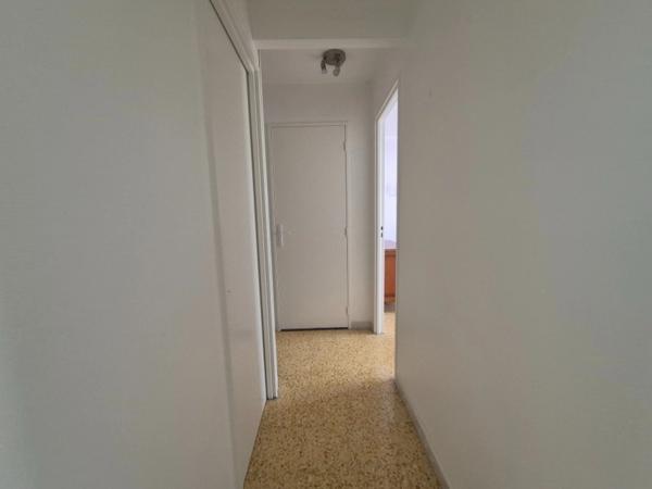 Appartement à vendre 3 pièces MARSEILLE 10EME ARRONDISSEMENT (13). 196 000 €