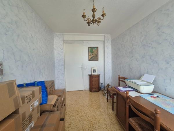 Appartement à vendre 3 pièces MARSEILLE 10EME ARRONDISSEMENT (13). 196 000 €
