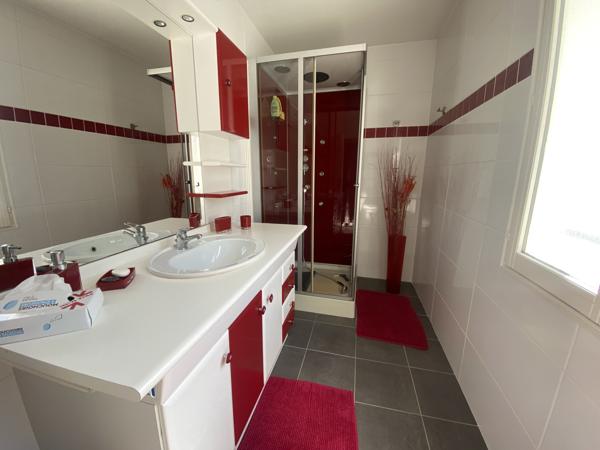 Maison 9 pièce(s) 6 chambre(s) 232.12 m²