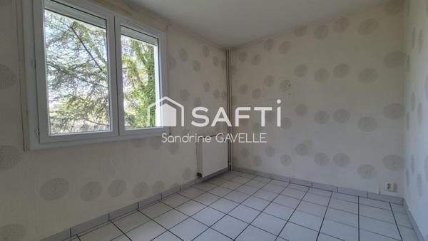 Beau T5 lumineux avec garage