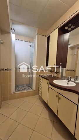 Beau T5 lumineux avec garage