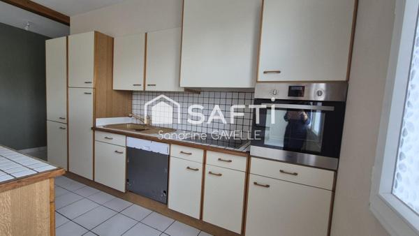 Beau T5 lumineux avec garage