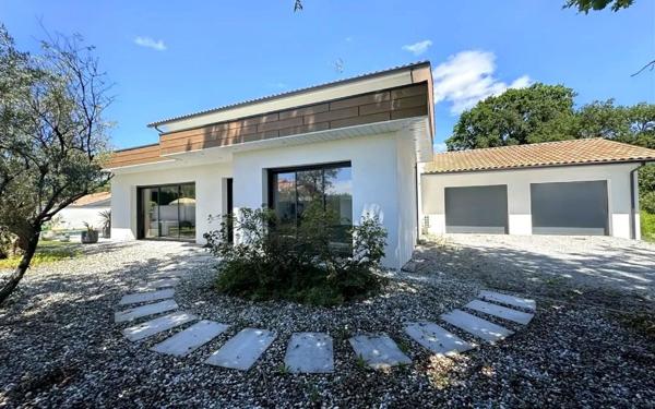 Maison à vendre    5 pièces •  Saint-Martin-de-Hinx