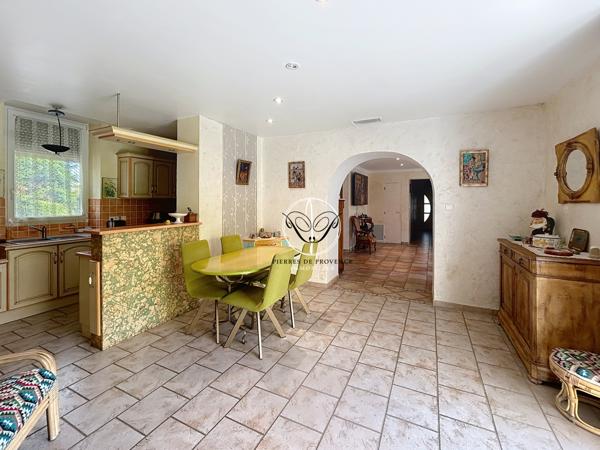 Cavaillon (84300) Cavaillon Centre Ville belle maison de 180 m2 avec garage et terrain 338 m2