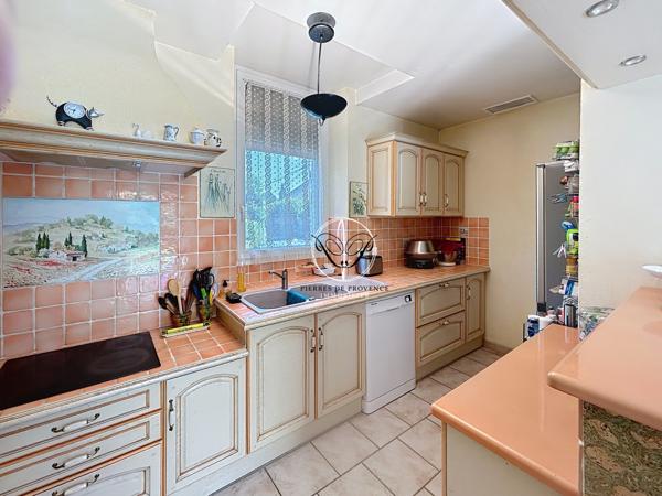 Cavaillon (84300) Cavaillon Centre Ville belle maison de 180 m2 avec garage et terrain 338 m2