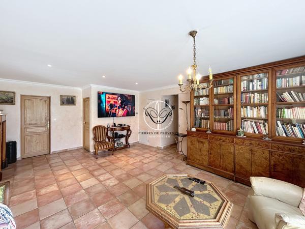 Cavaillon (84300) Cavaillon Centre Ville belle maison de 180 m2 avec garage et terrain 338 m2