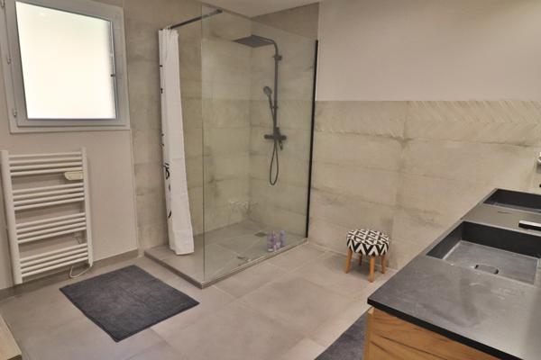 Propriété exceptionnel à Pignans: 378m2 sur terrain 2015 m2