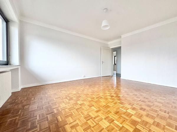 Lumineux et spacieux T5 de 130 m2 avec son balcon et son garage privé