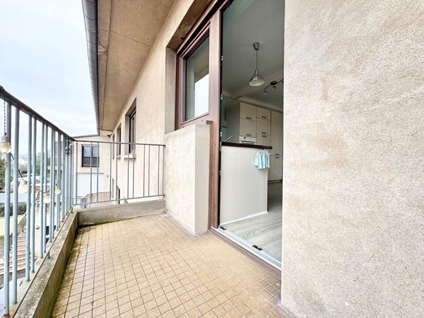 Lumineux et spacieux T5 de 130 m2 avec son balcon et son garage privé
