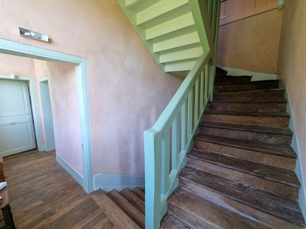 Manoir fin 17ème siècle et 5 maisons en location à vendre à LIFFRE, environ 800m² de superficie (400m² manoir et 406m² de logements locatifs), 11 hectares de parcelle.