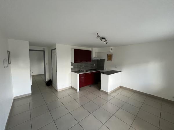 Appartement à louer 530 € CC Angoulême 2 p 35 m² DPE D