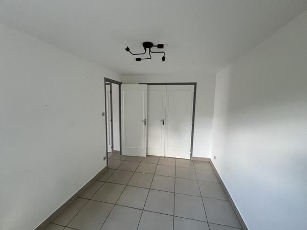 Appartement à louer 530 € CC Angoulême 2 p 35 m² DPE D