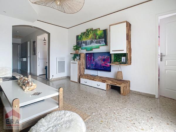 A vendre Type 4 Marseille 13014 Le Canet Dernier étage  Terrasse avec vue mer  Cave