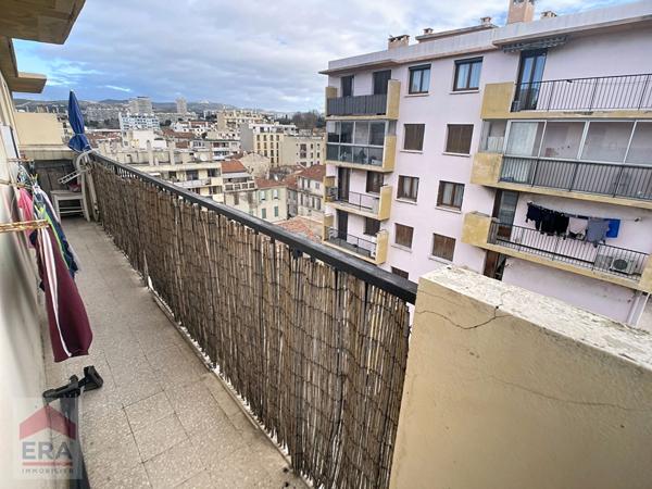 A vendre Type 4 Marseille 13014 Le Canet Dernier étage  Terrasse avec vue mer  Cave