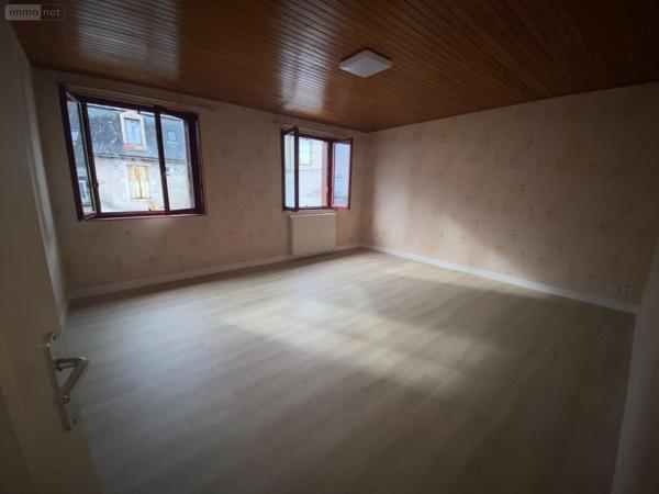 Maison de ville à vendre à Mauriac dans le Cantal (15200), ref : 15060/1172