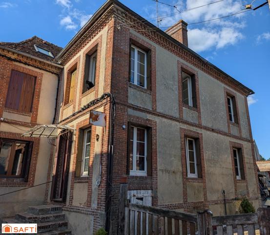 Maison de ville idéale pour un projet de rénovation avec de belles perspectives d'aménagement