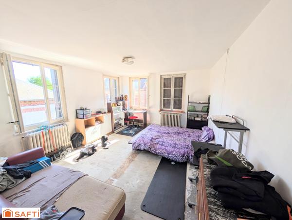 Maison de ville idéale pour un projet de rénovation avec de belles perspectives d'aménagement