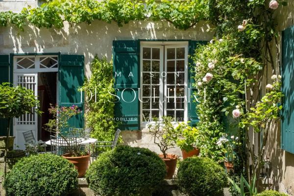 Vente confidentielle – Maison bourgeoise au cœur de La Rochelle