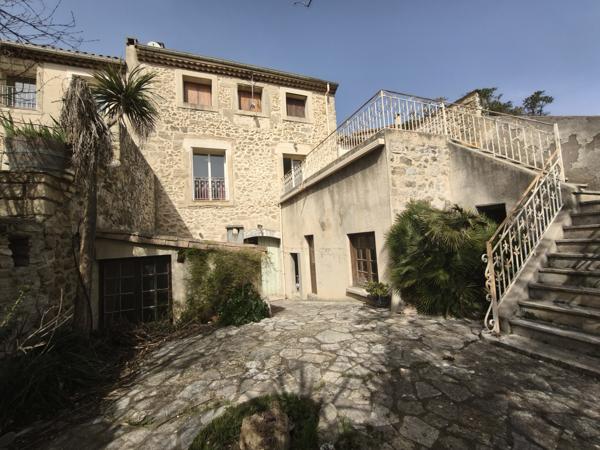 Gigean (34770) Maison Vigneronne R+2 de 230m2 avec garage de 120m2 et jardin de 400m2