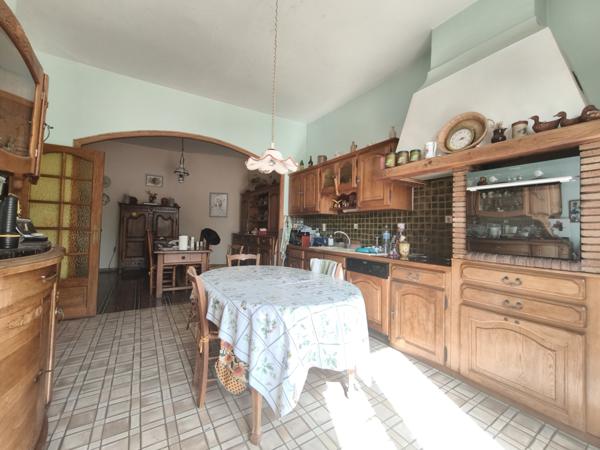 Gigean (34770) Maison Vigneronne R+2 de 230m2 avec garage de 120m2 et jardin de 400m2