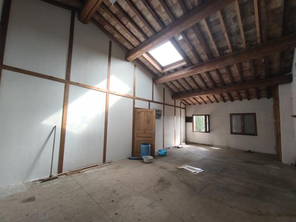 Gigean (34770) Maison Vigneronne R+2 de 230m2 avec garage de 120m2 et jardin de 400m2