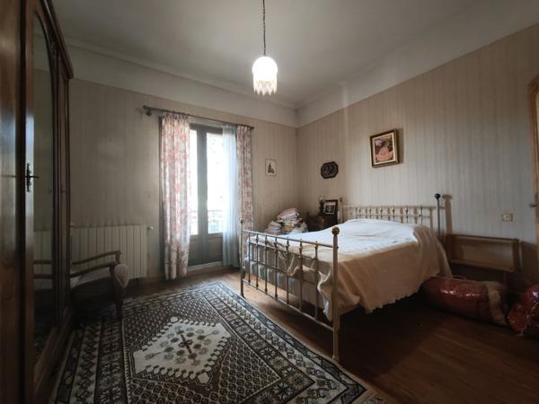 Gigean (34770) Maison Vigneronne R+2 de 230m2 avec garage de 120m2 et jardin de 400m2