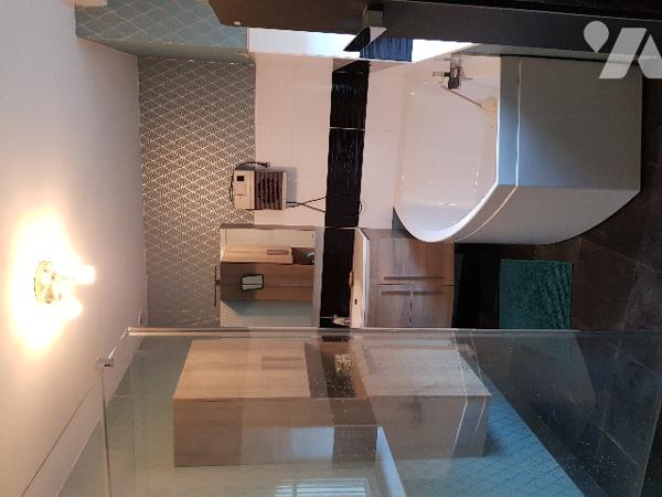 BULLY-LES-MINES - Corps de ferme entièrement rénové avec nombreuses dépendances !