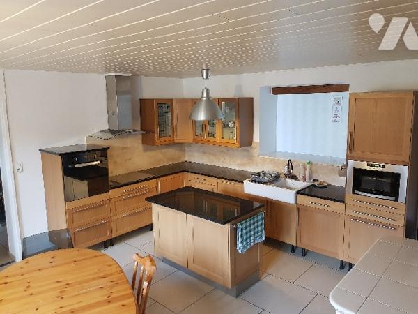 BULLY-LES-MINES - Corps de ferme entièrement rénové avec nombreuses dépendances !