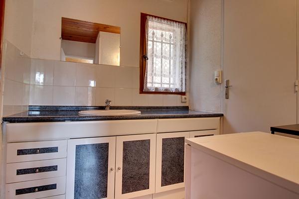 EXCLUSIVITÉ A VENDRE Maison Vidauban 4 pièces 130 m2 - Garage- piscine- Studio indépendant 29m2