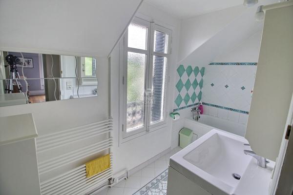 Maison Verneuil Sur Seine 5 pièce(s) 110 m2 499 000 € **  - Référence  1159