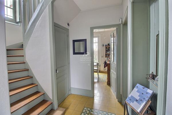 Maison Verneuil Sur Seine 5 pièce(s) 110 m2 499 000 € **  - Référence  1159