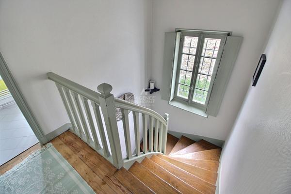Maison Verneuil Sur Seine 5 pièce(s) 110 m2 499 000 € **  - Référence  1159