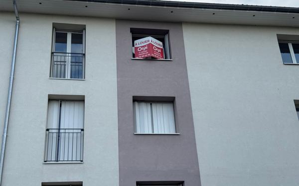 Appartement à louer    2 pièces • 56,16 m2 Saint-Étienne-de-Saint-Geoirs