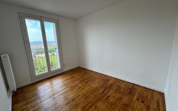 Appartement à louer    2 pièces • 56,16 m2 Saint-Étienne-de-Saint-Geoirs