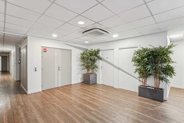 Bureaux à louer à Levallois-Perret avec terrasse privative et standing