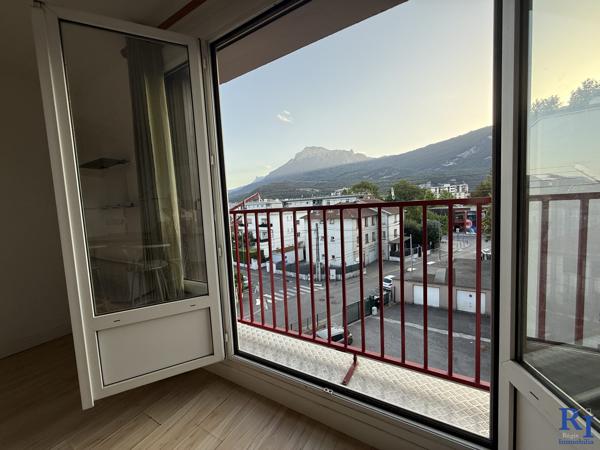 Appartement T3 de 47 m² à vendre à Fontaine – 2 chambres, cave et faibles charges Fontaine