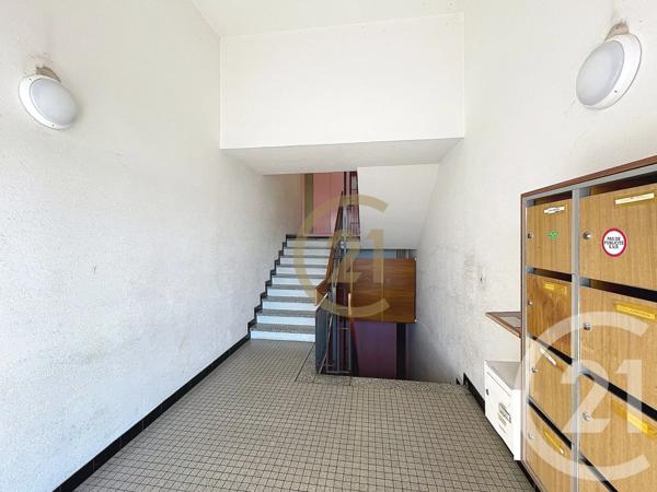 Appartement F5 à vendre  5 pièces - 106,33 m 2   BELFORT  - 90